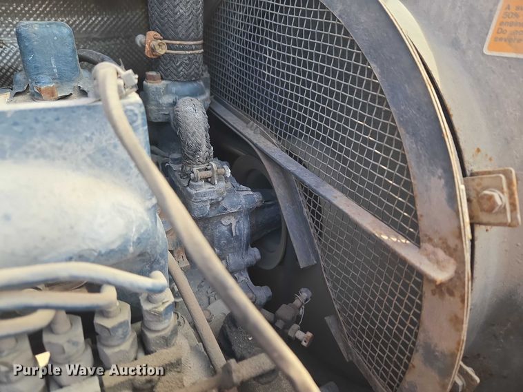 image for item ET5000 2000 GMC C8500 flatbed truck