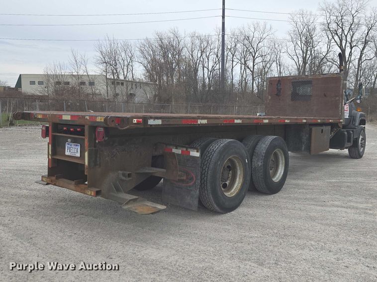 image for item ET5008 2000 GMC C8500 flatbed truck