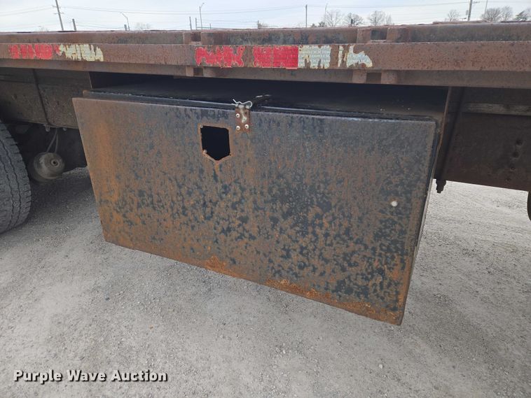 image for item ET5008 2000 GMC C8500 flatbed truck