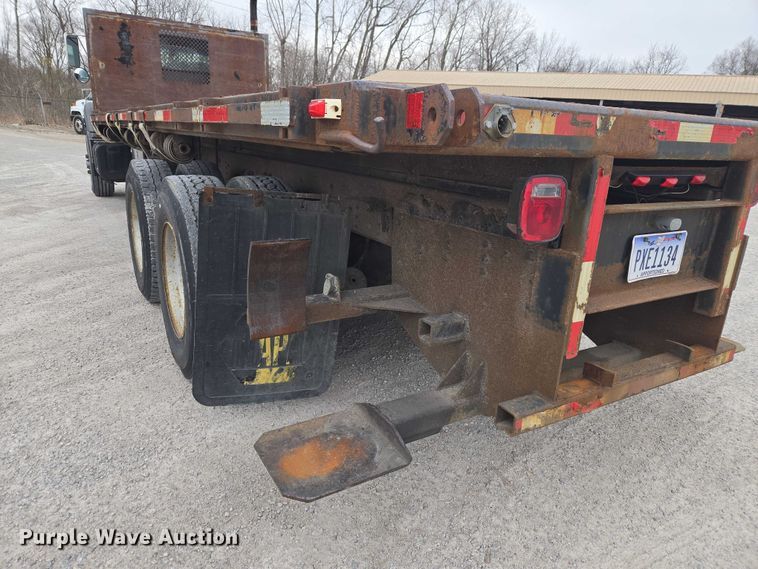 image for item ET5008 2000 GMC C8500 flatbed truck