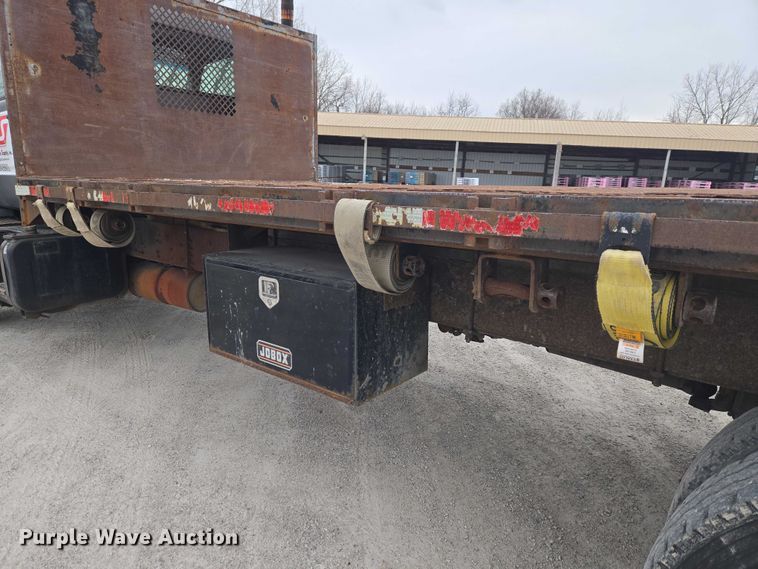 image for item ET5008 2000 GMC C8500 flatbed truck