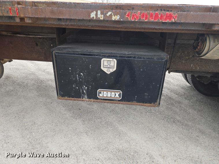 image for item ET5008 2000 GMC C8500 flatbed truck