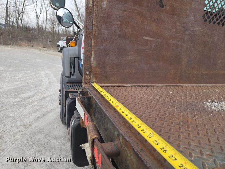 image for item ET5008 2000 GMC C8500 flatbed truck