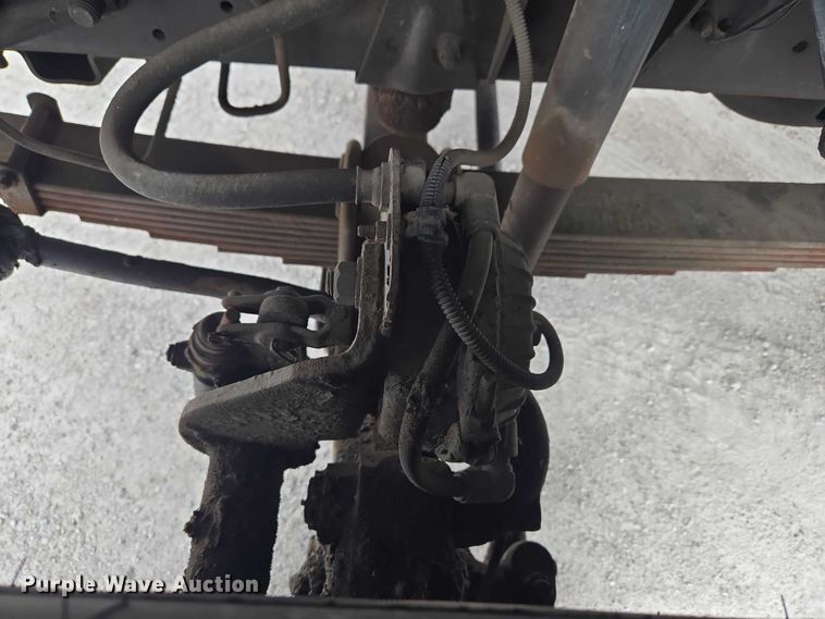 image for item ET5008 2000 GMC C8500 flatbed truck