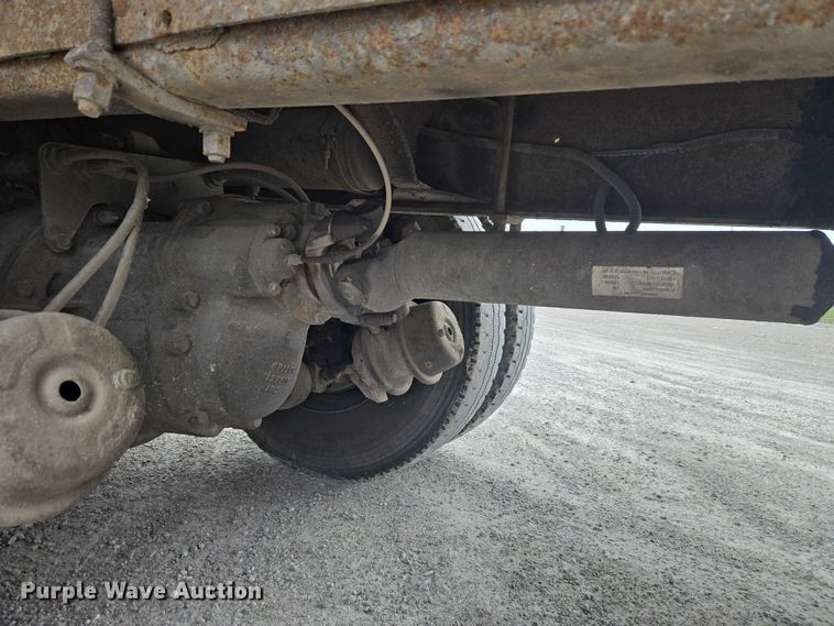 image for item ET5008 2000 GMC C8500 flatbed truck