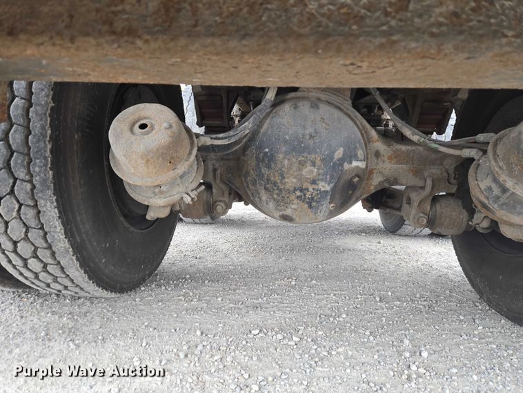 image for item ET5008 2000 GMC C8500 flatbed truck