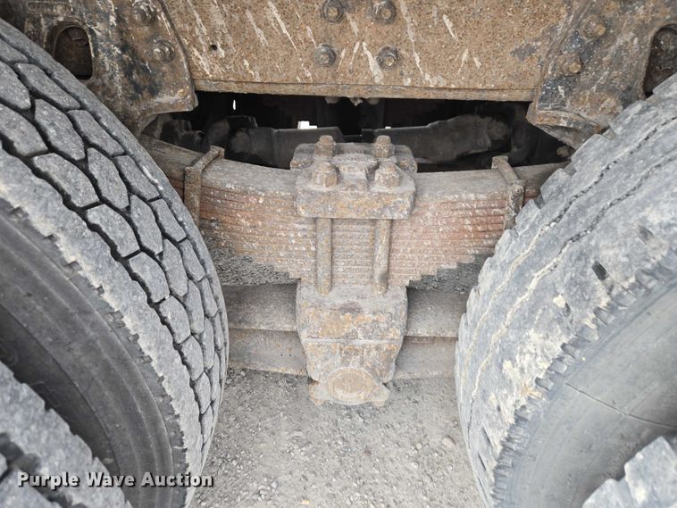 image for item ET5008 2000 GMC C8500 flatbed truck