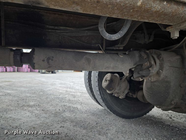 image for item ET5008 2000 GMC C8500 flatbed truck