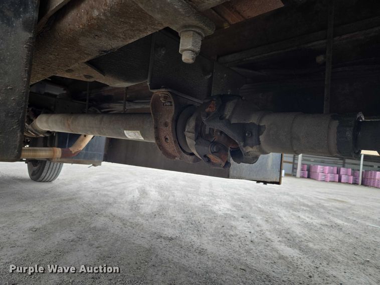 image for item ET5008 2000 GMC C8500 flatbed truck