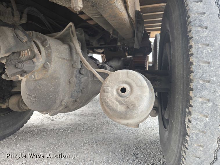 image for item ET5008 2000 GMC C8500 flatbed truck