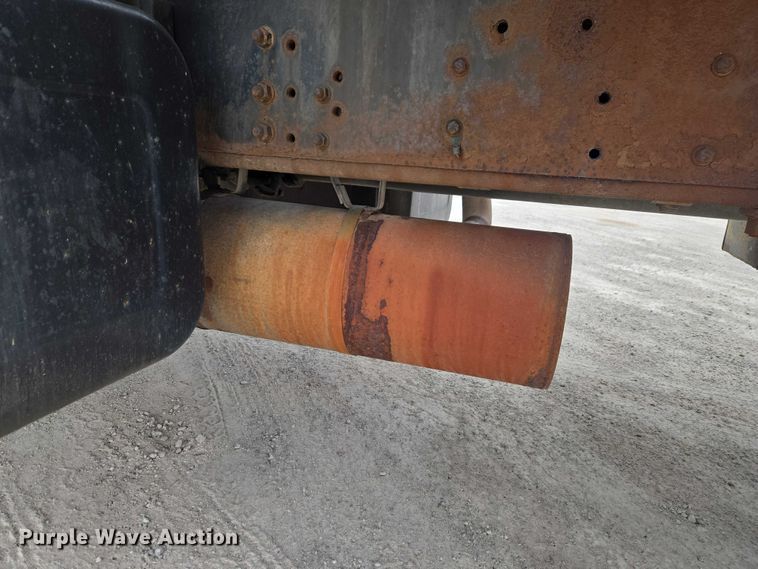 image for item ET5008 2000 GMC C8500 flatbed truck