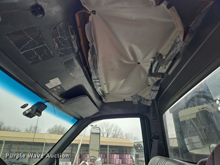 image for item ET5008 2000 GMC C8500 flatbed truck