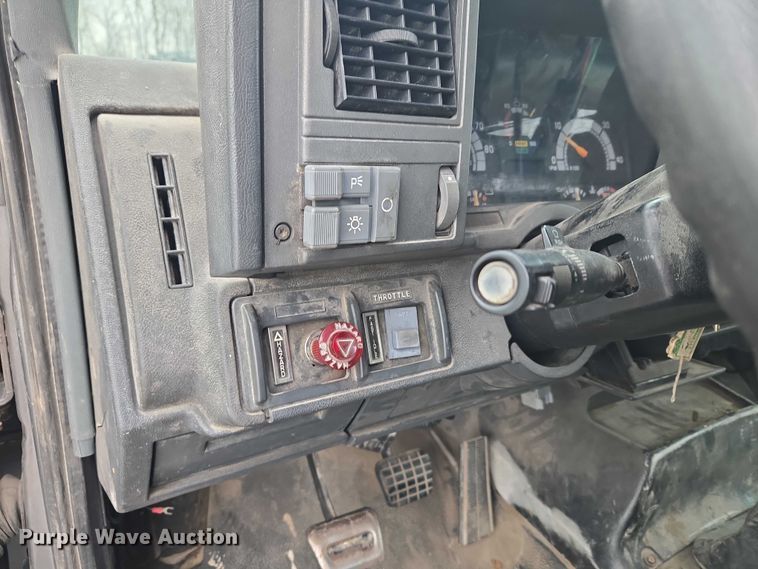 image for item ET5008 2000 GMC C8500 flatbed truck