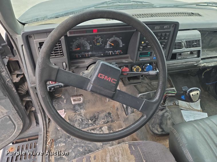 image for item ET5008 2000 GMC C8500 flatbed truck