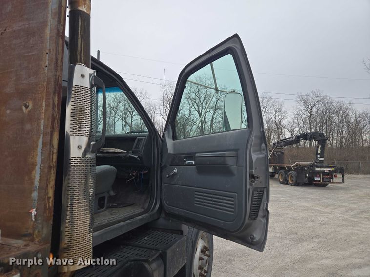 image for item ET5008 2000 GMC C8500 flatbed truck