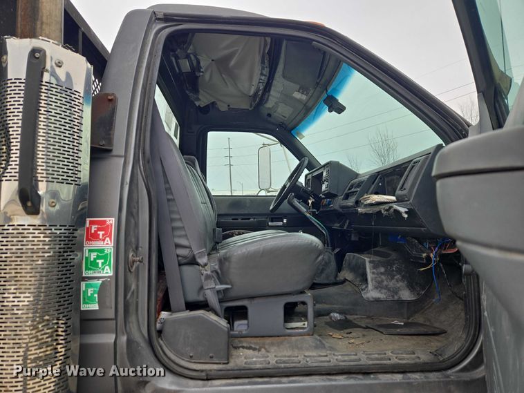 image for item ET5008 2000 GMC C8500 flatbed truck