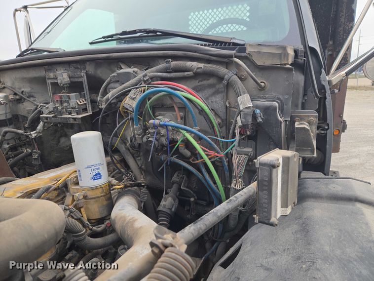 image for item ET5008 2000 GMC C8500 flatbed truck