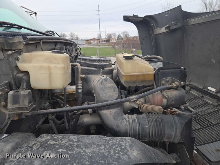 image for item ET5008 2000 GMC C8500 flatbed truck