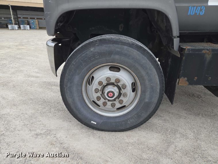 image for item ET5008 2000 GMC C8500 flatbed truck