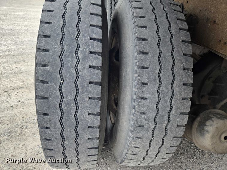 image for item ET5008 2000 GMC C8500 flatbed truck