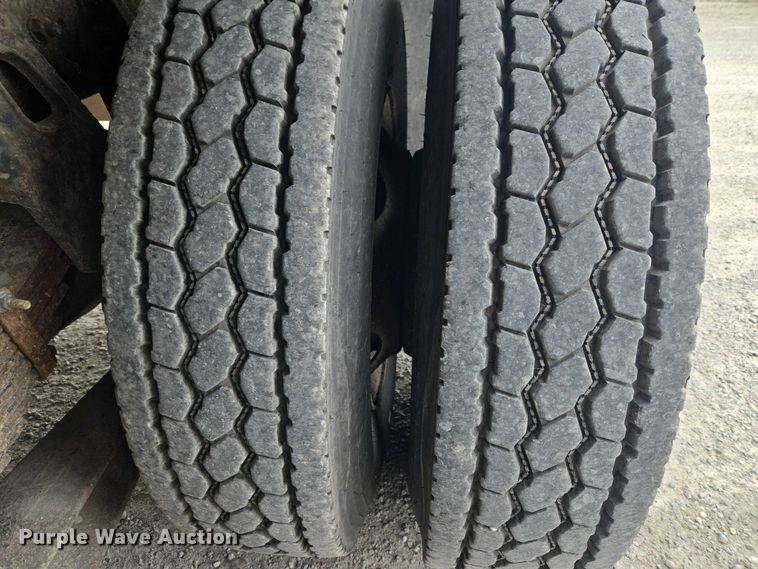 image for item ET5008 2000 GMC C8500 flatbed truck