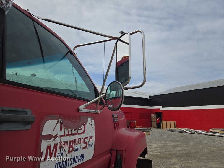 image for item ET5012 2000 GMC C8500 crane truck