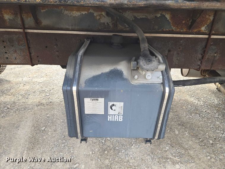 image for item ET5012 2000 GMC C8500 crane truck