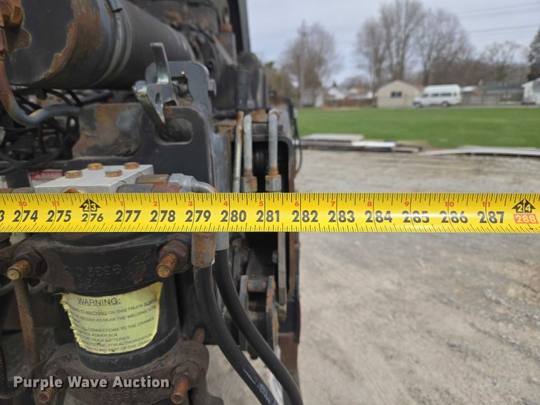 image for item ET5012 2000 GMC C8500 crane truck