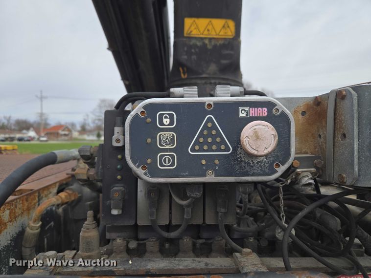 image for item ET5012 2000 GMC C8500 crane truck