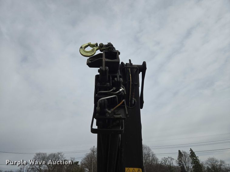 image for item ET5012 2000 GMC C8500 crane truck