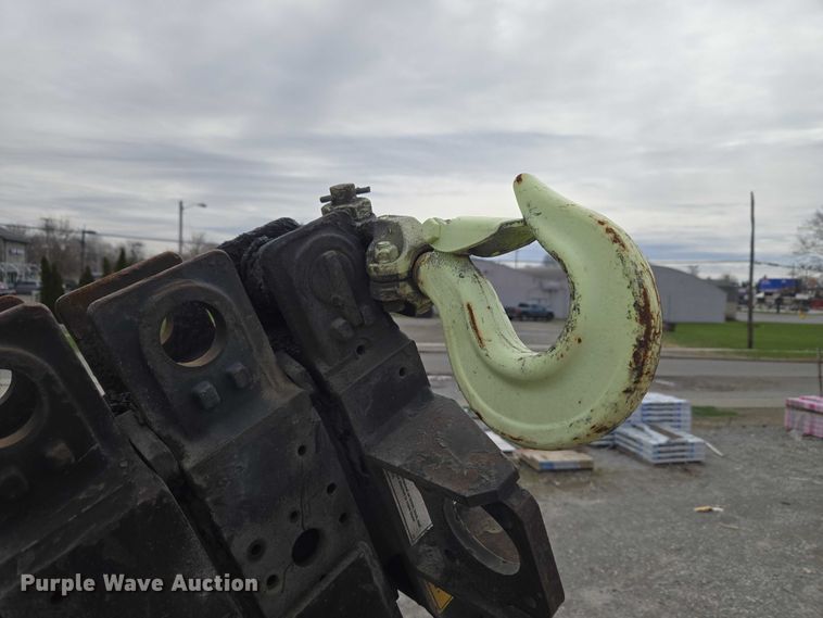 image for item ET5012 2000 GMC C8500 crane truck