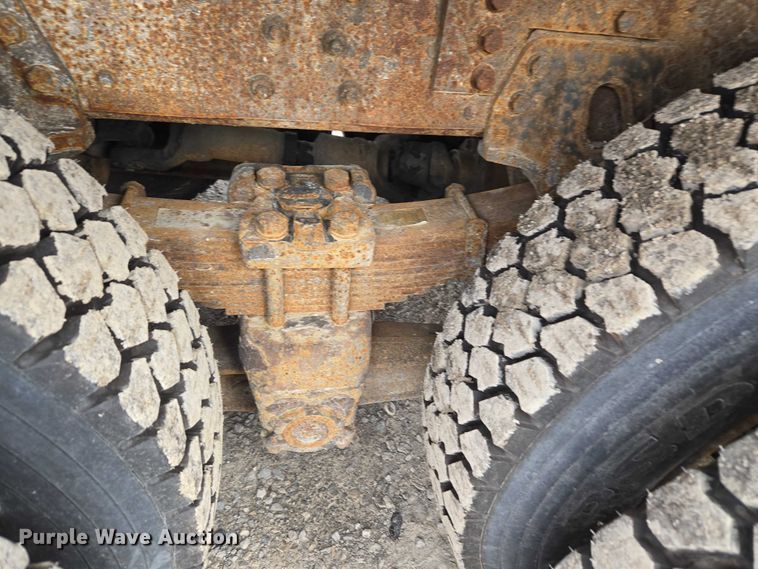 image for item ET5012 2000 GMC C8500 crane truck