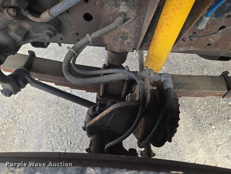 image for item ET5012 2000 GMC C8500 crane truck