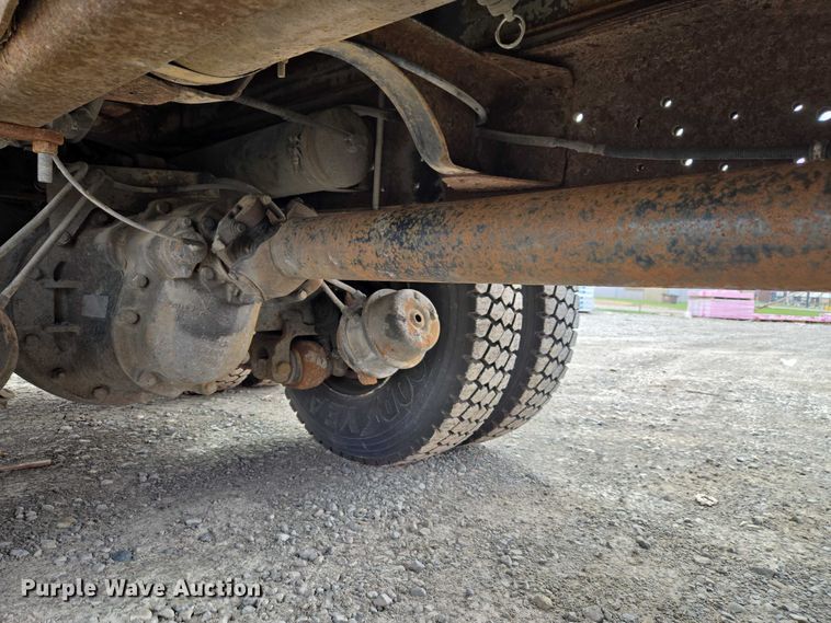 image for item ET5012 2000 GMC C8500 crane truck