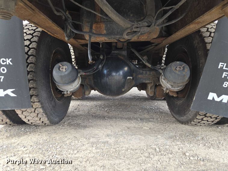 image for item ET5012 2000 GMC C8500 crane truck