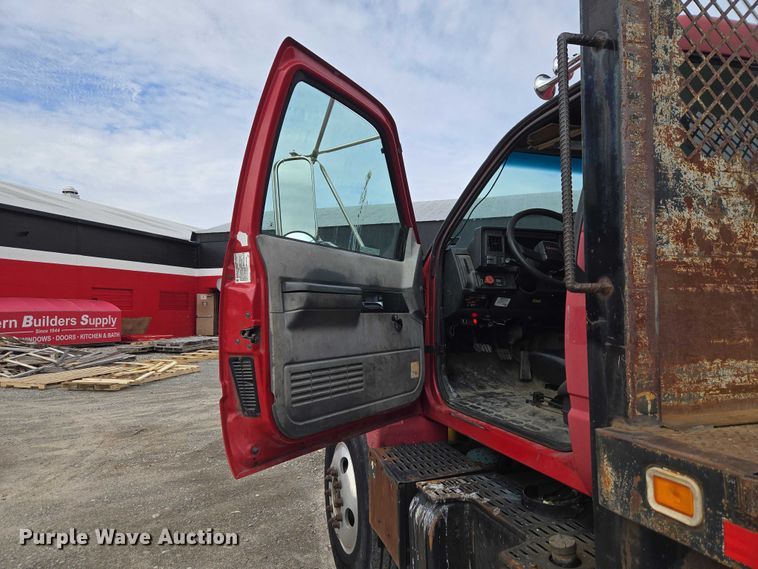 image for item ET5012 2000 GMC C8500 crane truck