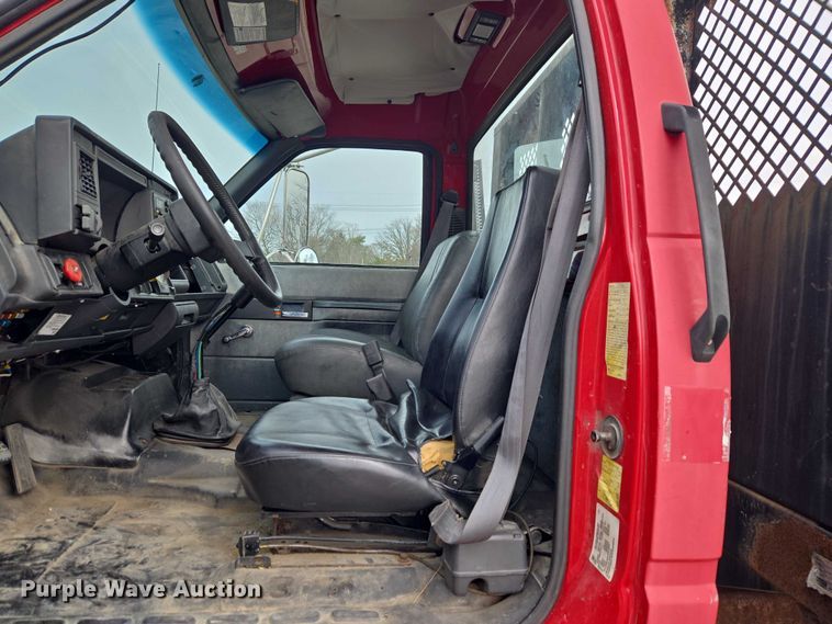 image for item ET5012 2000 GMC C8500 crane truck