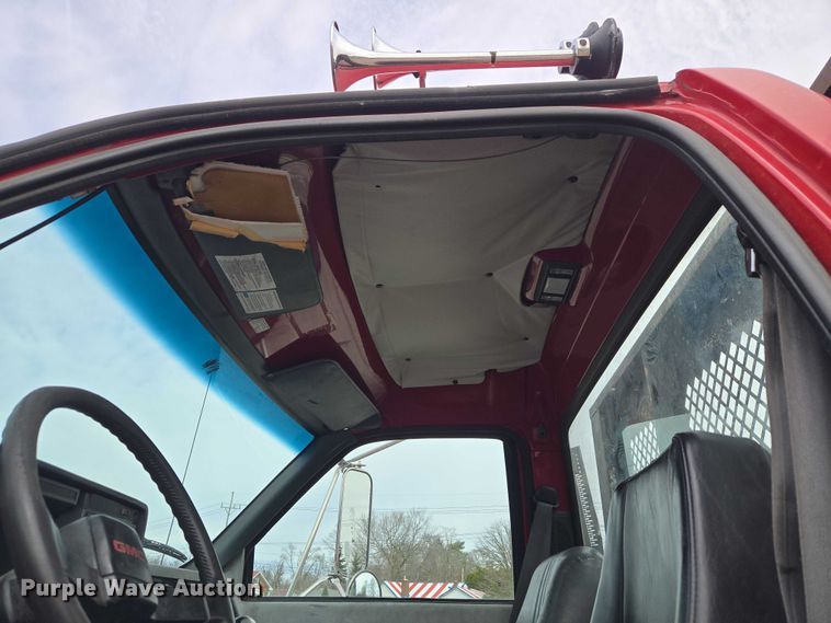 image for item ET5012 2000 GMC C8500 crane truck