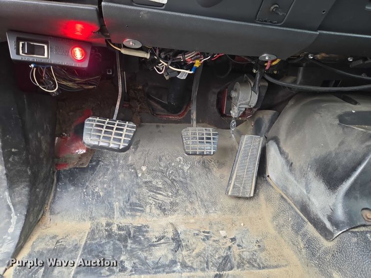 image for item ET5012 2000 GMC C8500 crane truck