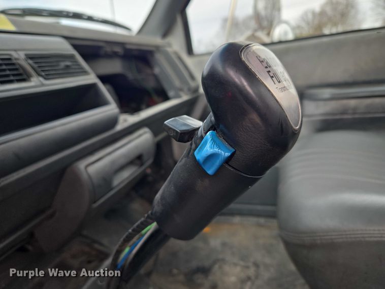 image for item ET5012 2000 GMC C8500 crane truck