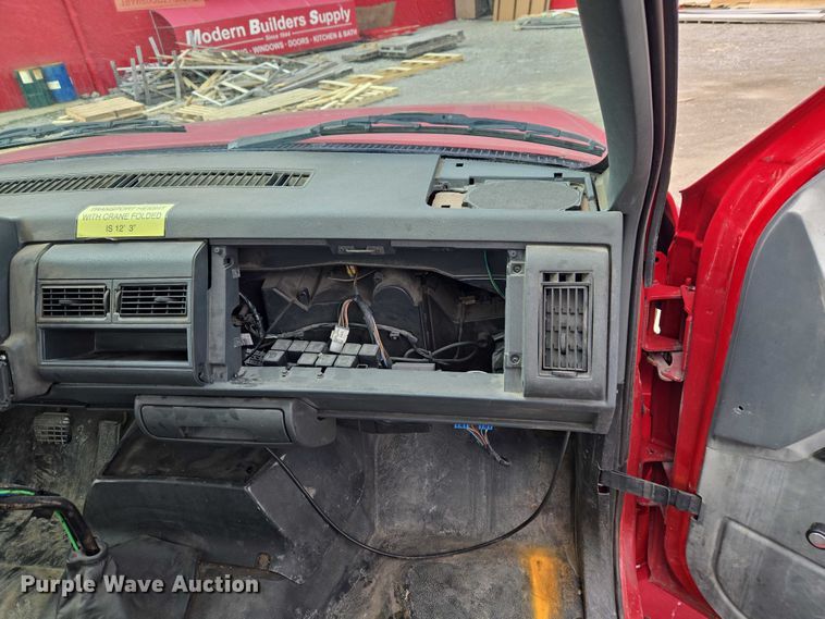 image for item ET5012 2000 GMC C8500 crane truck