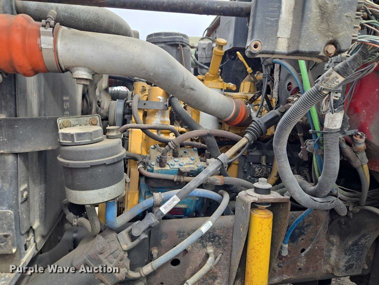 image for item ET5012 2000 GMC C8500 crane truck