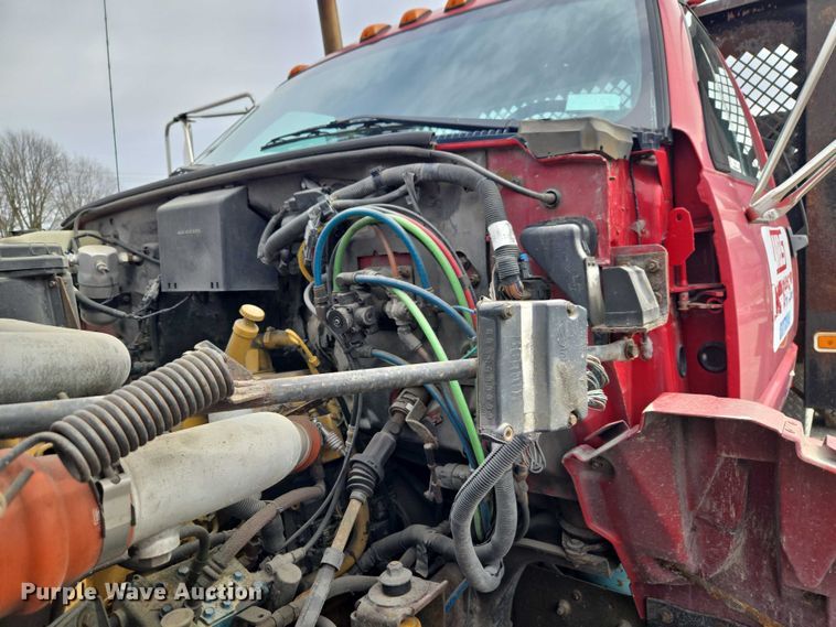 image for item ET5012 2000 GMC C8500 crane truck