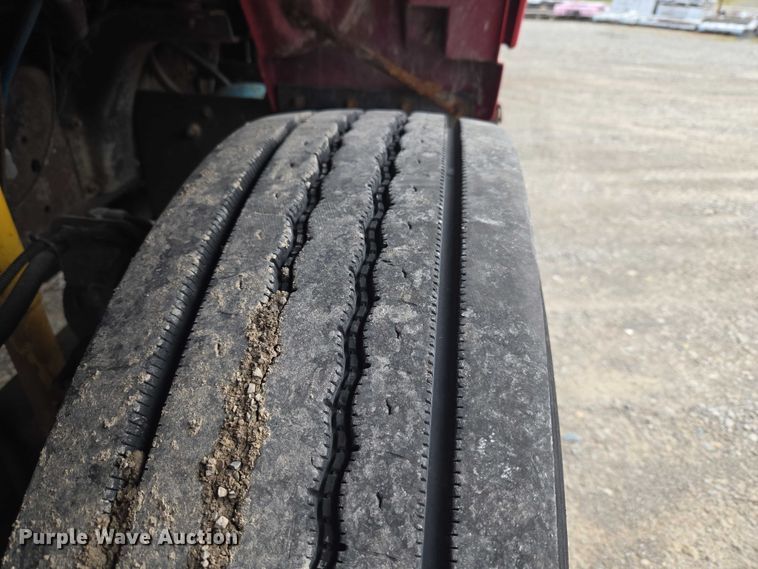 image for item ET5012 2000 GMC C8500 crane truck