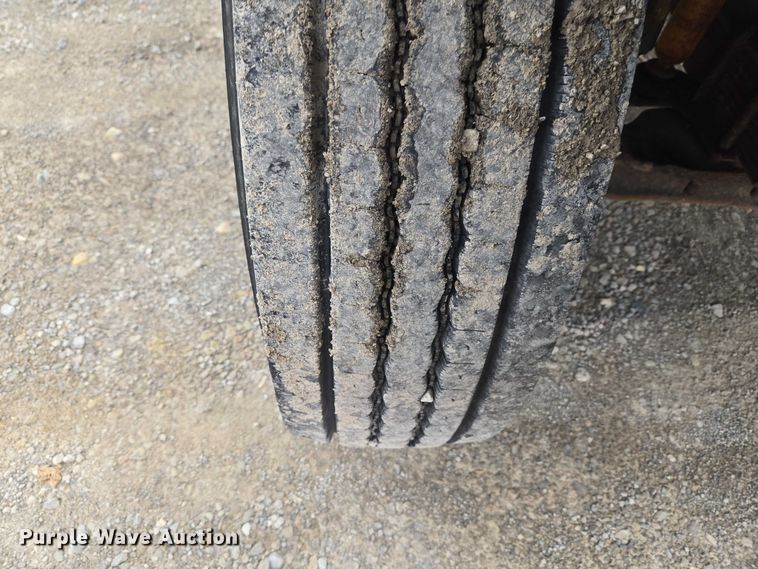 image for item ET5012 2000 GMC C8500 crane truck