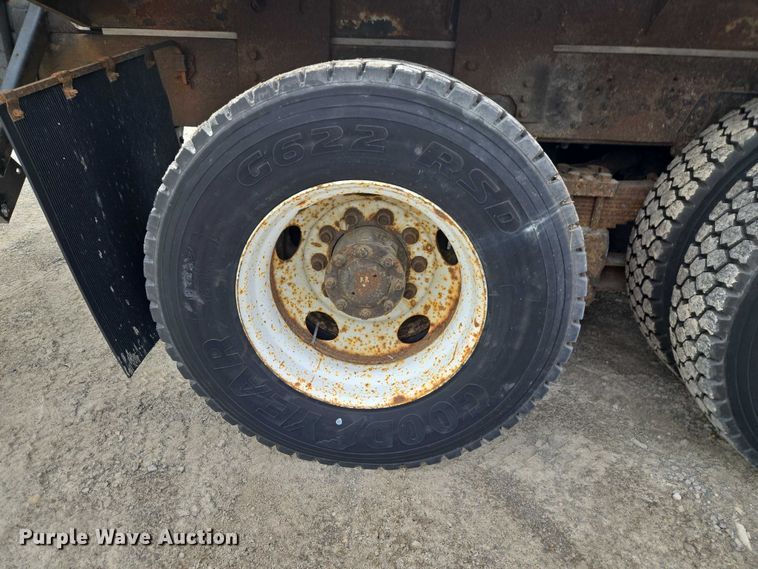 image for item ET5012 2000 GMC C8500 crane truck