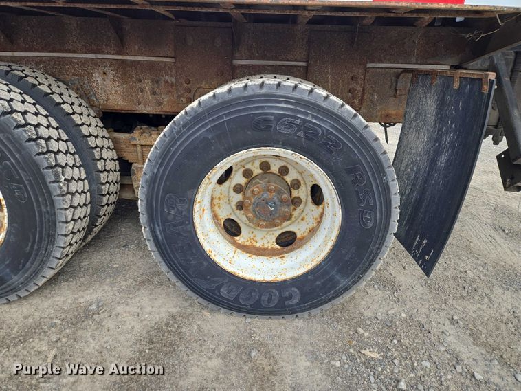 image for item ET5012 2000 GMC C8500 crane truck