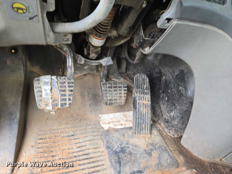 image for item ET5223 2005 Freightliner Columbia semi truck