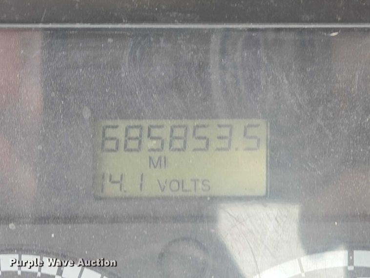 image for item ET5223 2005 Freightliner Columbia semi truck