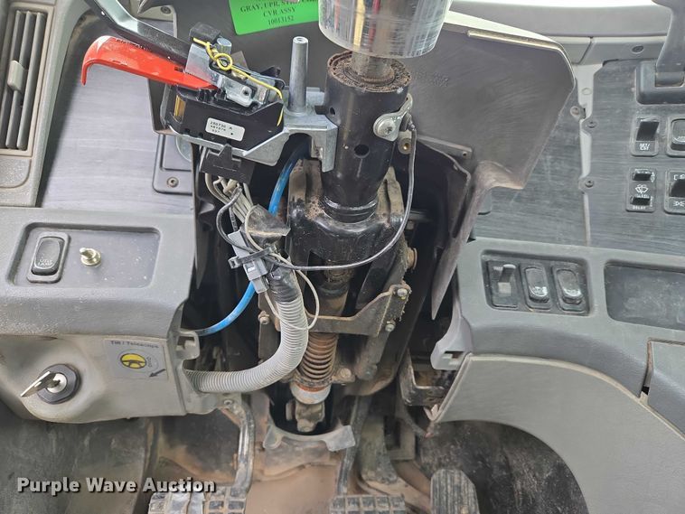 image for item ET5223 2005 Freightliner Columbia semi truck